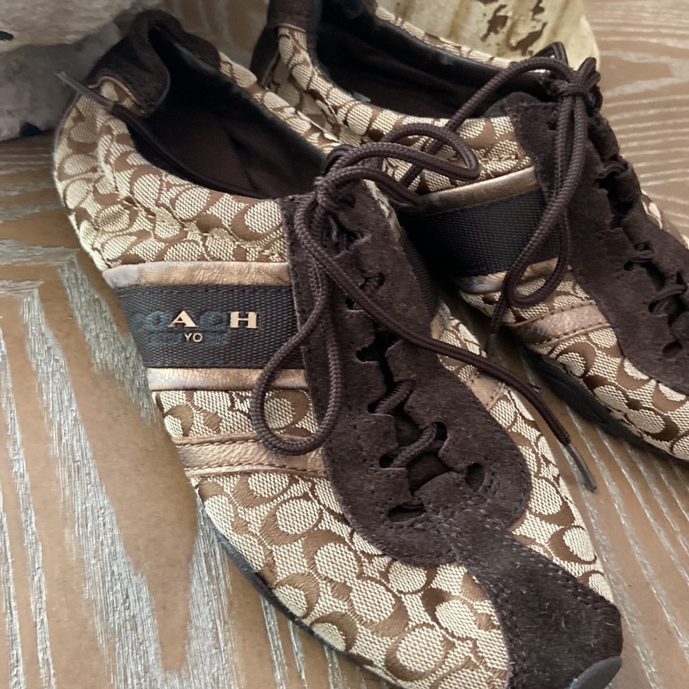 Coach Classic Logo Brown Sneakers Laced Shoes Women’s size 7.5